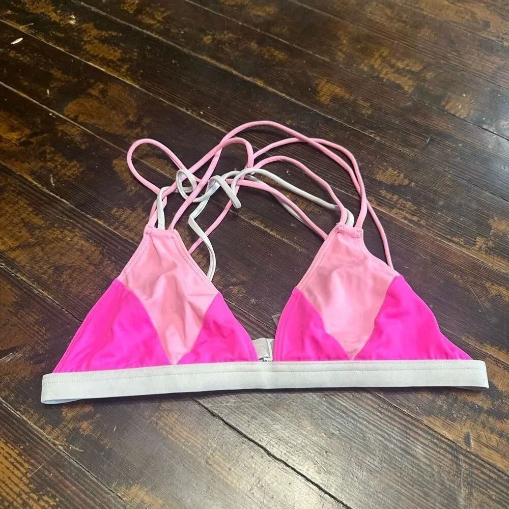 Victoria’s Secret pink triangle strappy two tone S bikini top